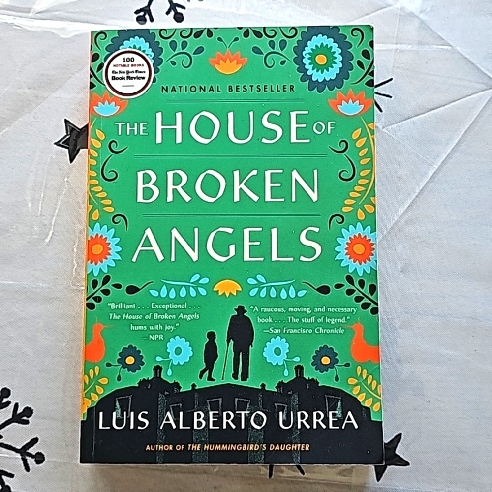 🌱 Book by Luis Alberto Urrea